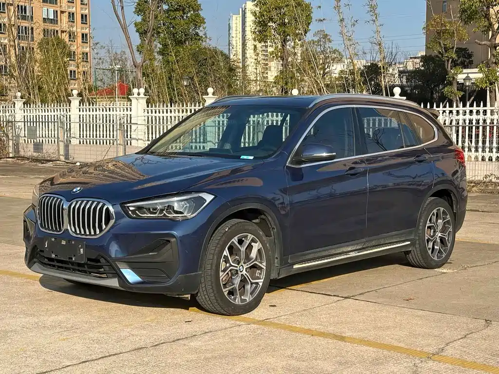 BMW X1 2022 — фото 1