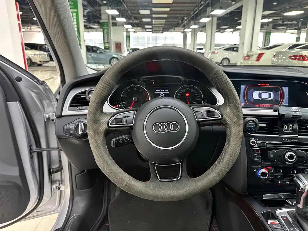 Audi A4L 2015 — фото 15