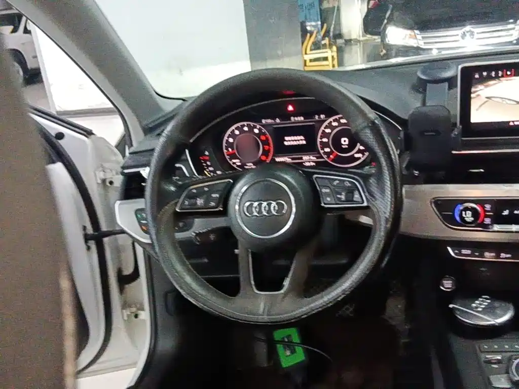 Audi A4L 2018 — фото 11
