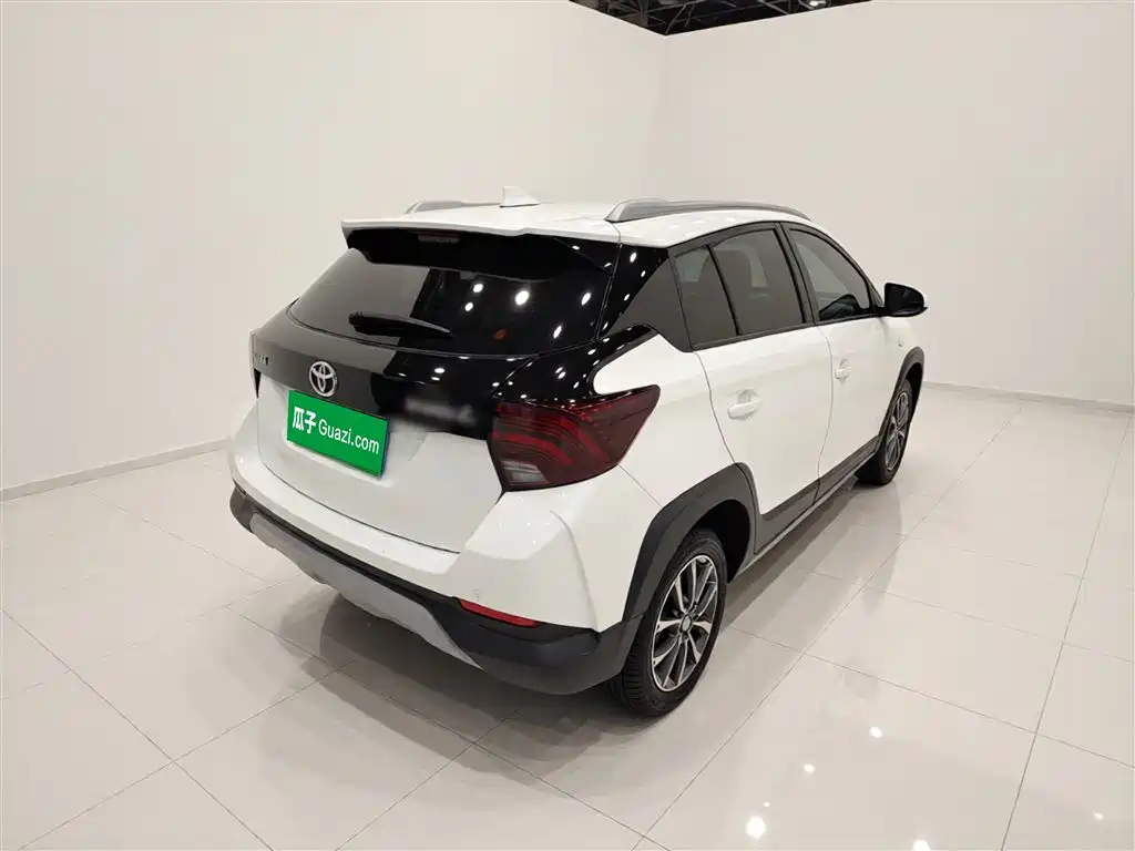 Toyota Yaris L 2020 — фото 7