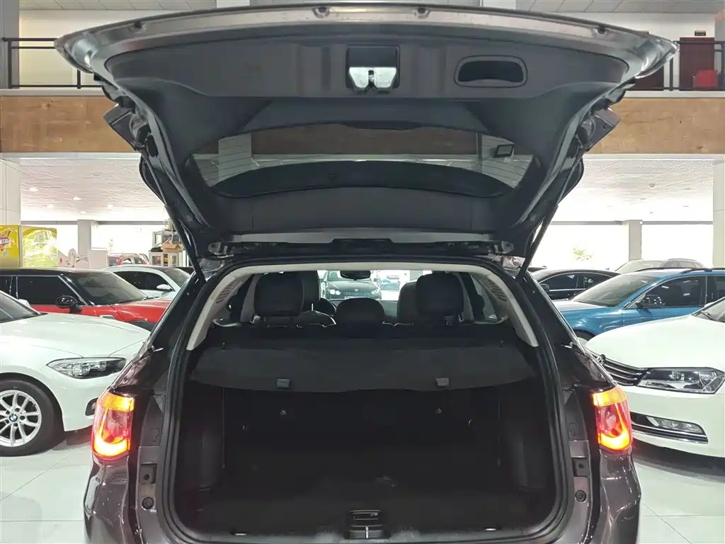 Jeep Compass 2017 — фото 19