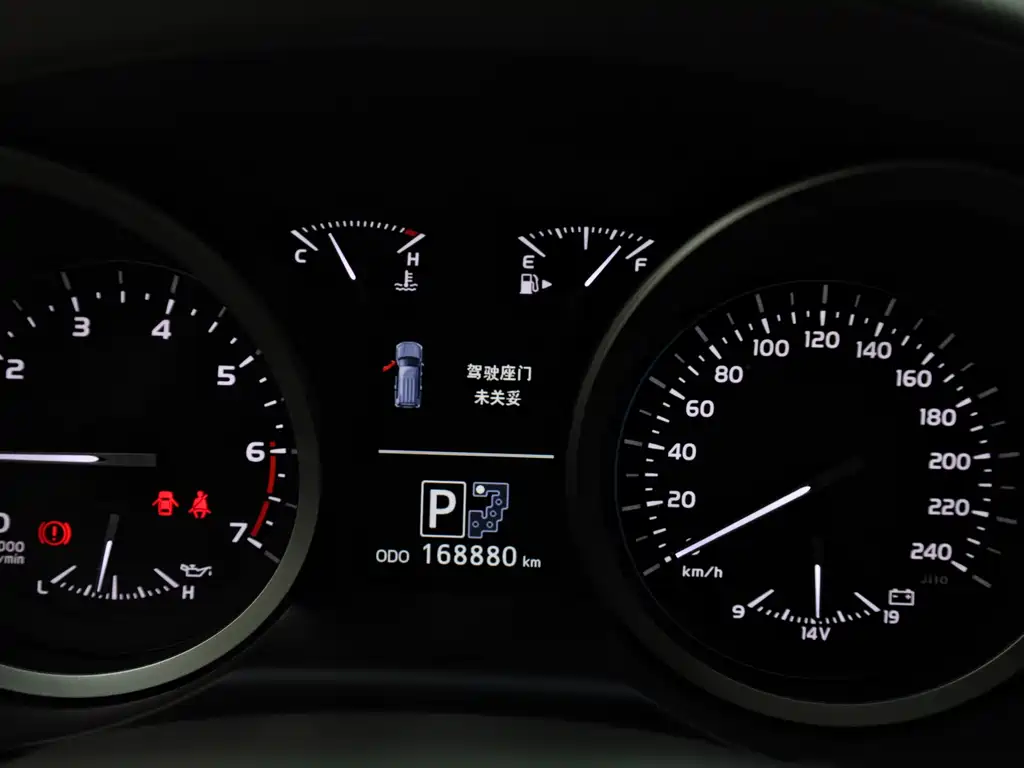 Toyota Land Cruiser 2013 — фото 9