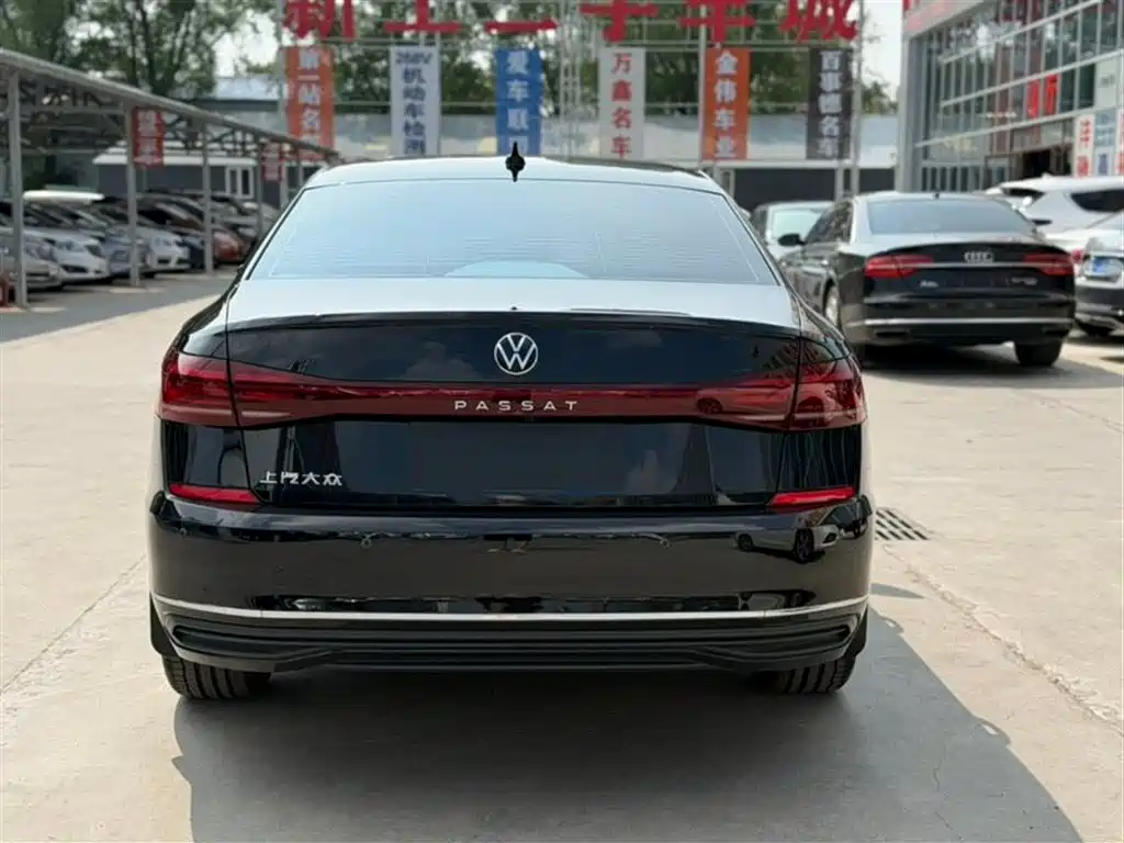 Volkswagen Passat 2025