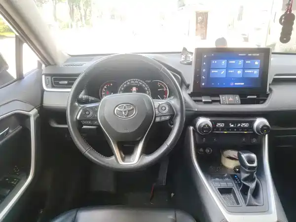 Toyota RAV4 2021