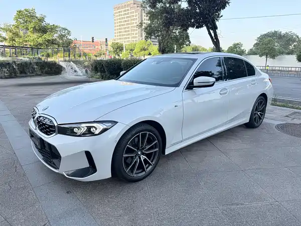 BMW 3 Series 2023