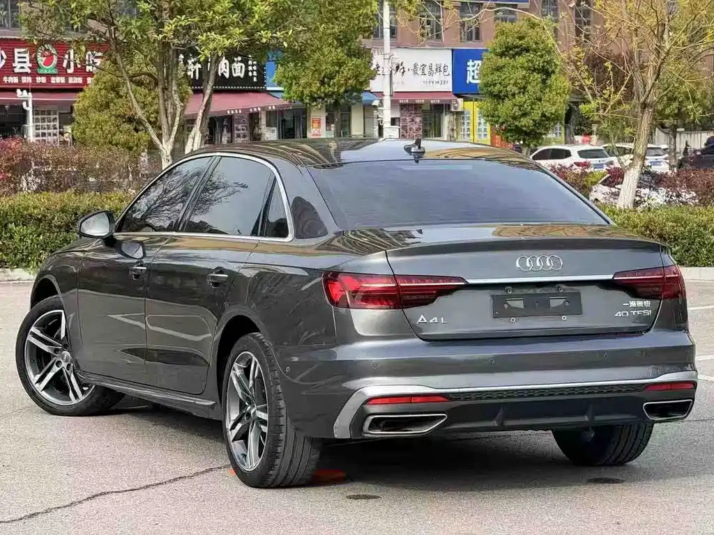 Audi A4L 2022 — фото 8