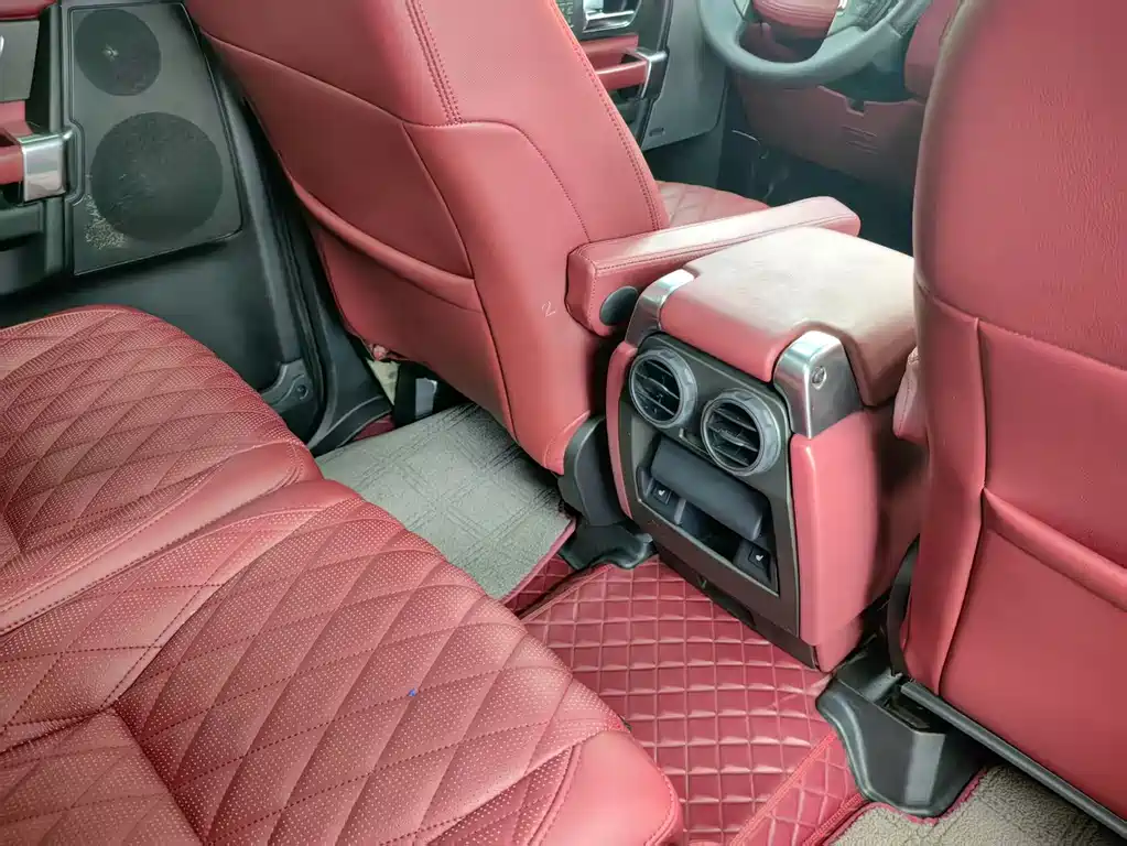 Land Rover Discovery 2015 — фото 12