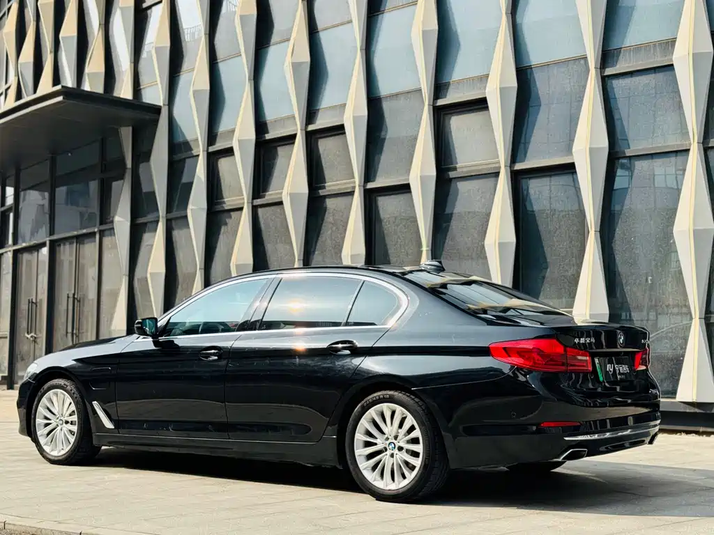 BMW 5 Series New Energy 2020 — фото 21