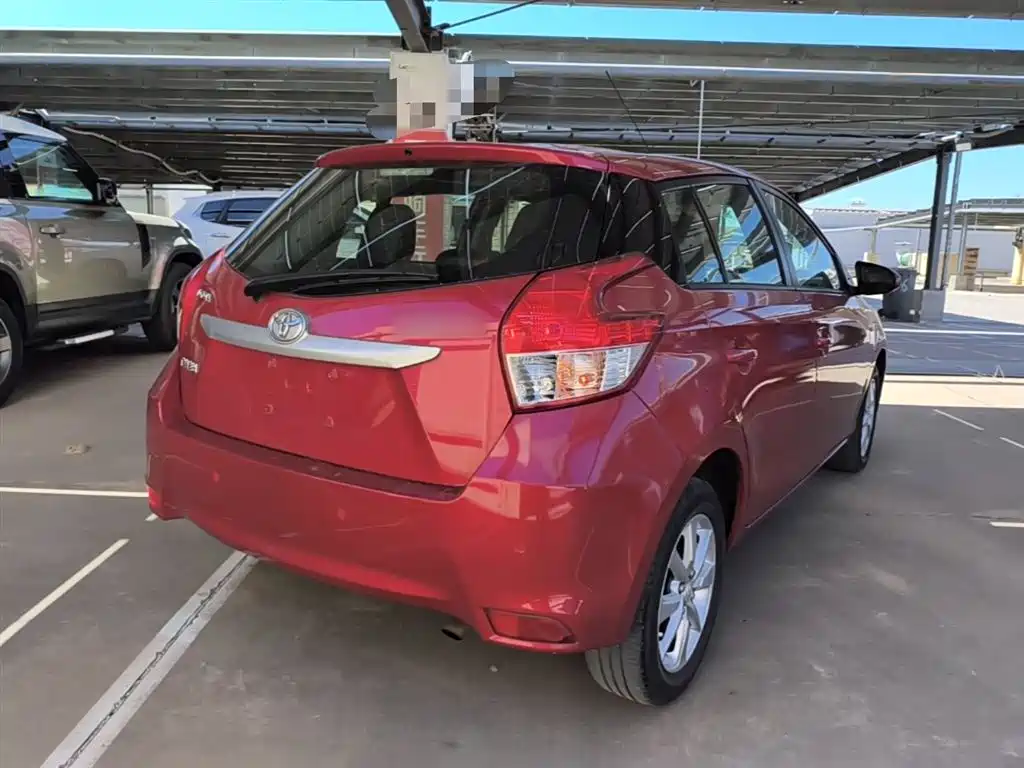 Toyota Yaris L 2015 — фото 7