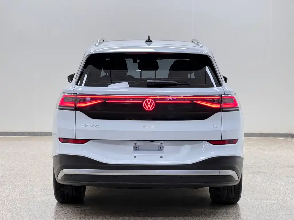 Volkswagen ID.6 X 2023