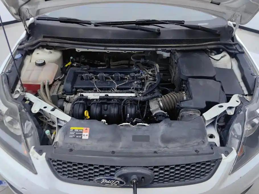 Ford Focus 2015 — фото 10