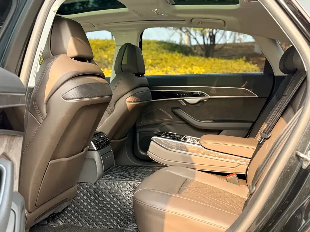 Audi A8 2022