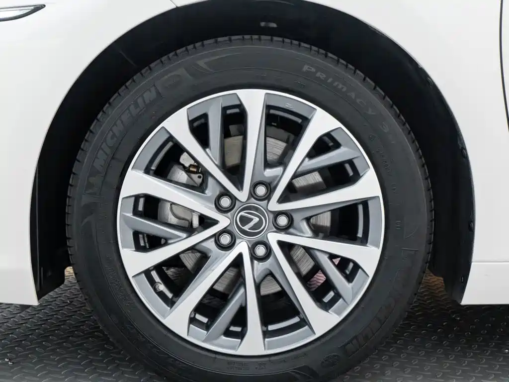Lexus ES 2023 — фото 10