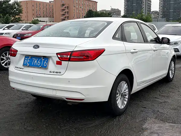 Ford Escort 2015