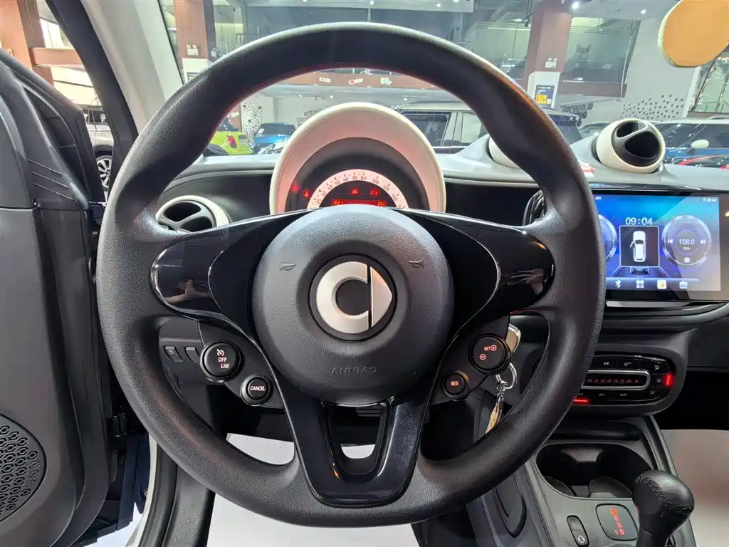 smart Fortwo 2018 — фото 8
