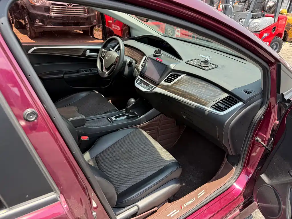 Honda Jade 2017 — фото 19