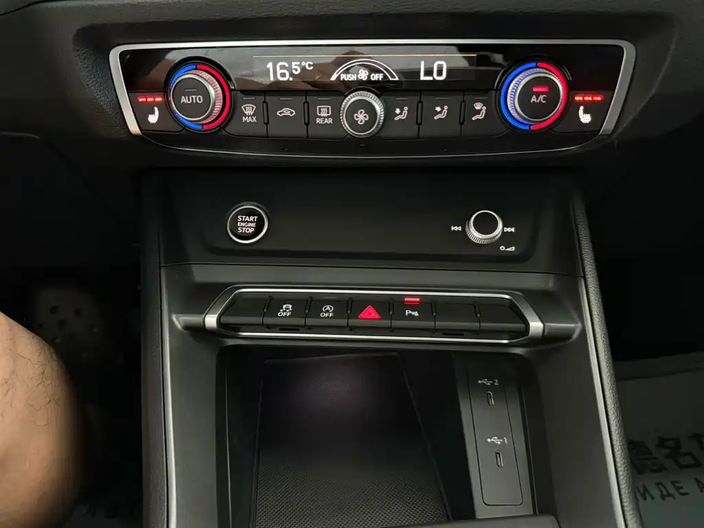 Audi Q3 Sportback 2023 — фото 12