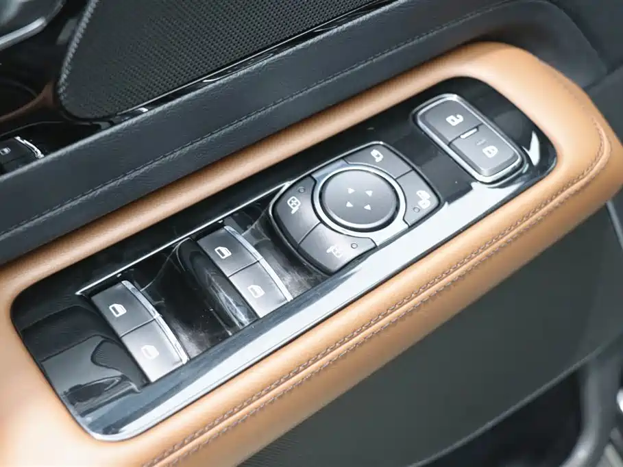 Lincoln Aviator 2023 — фото 12