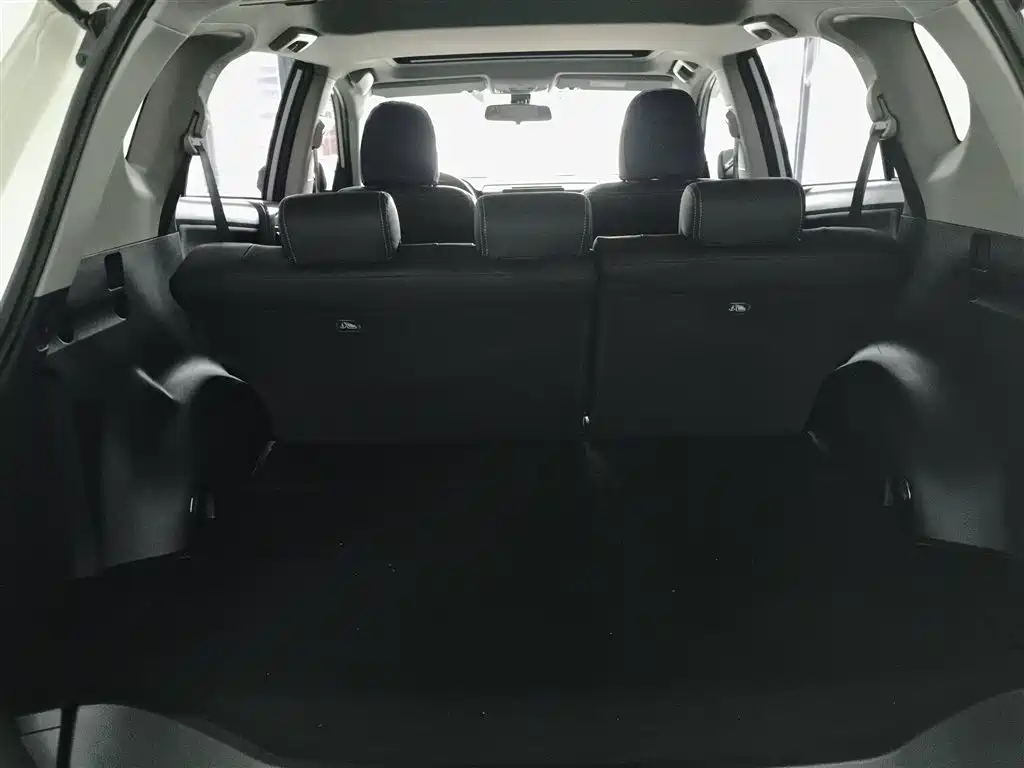 Toyota RAV4 2019 — фото 19