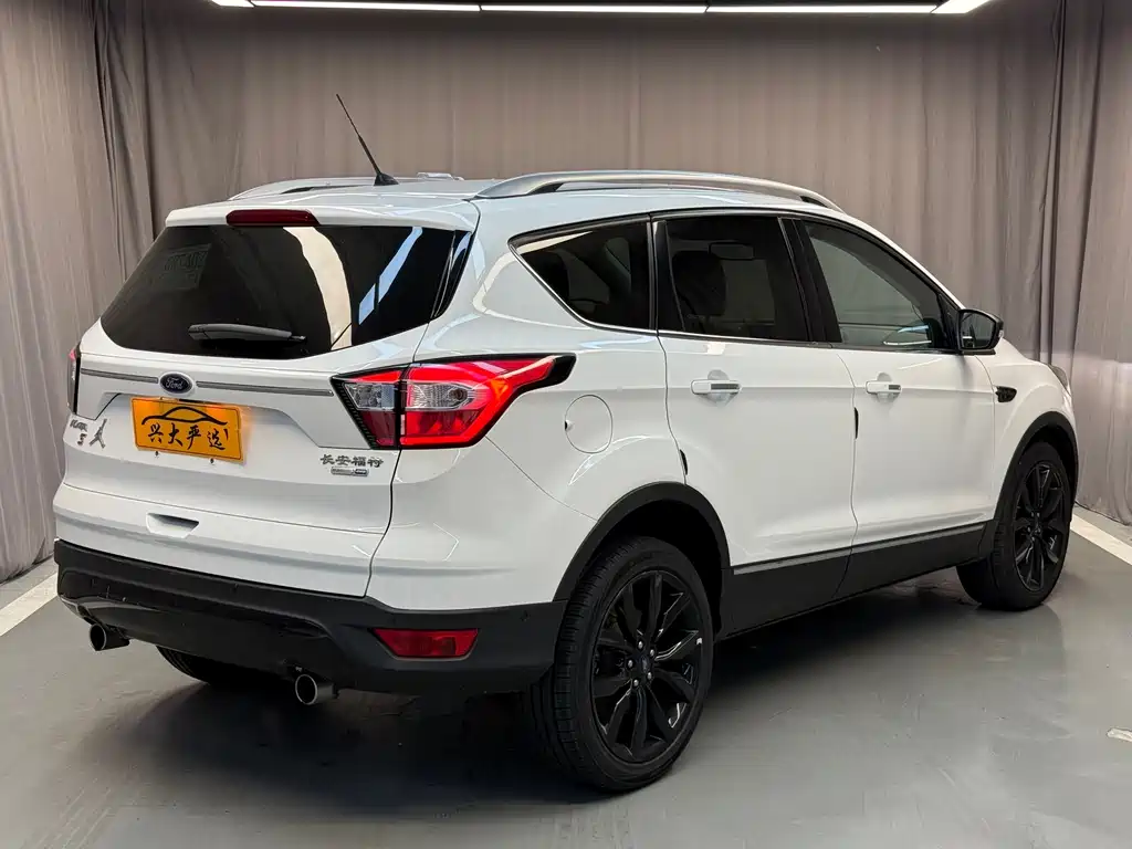 Ford Kuga 2017 — фото 10