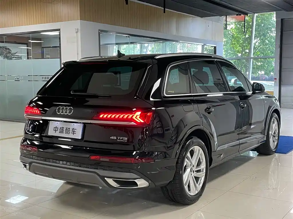 Audi Q7 2024 — фото 27