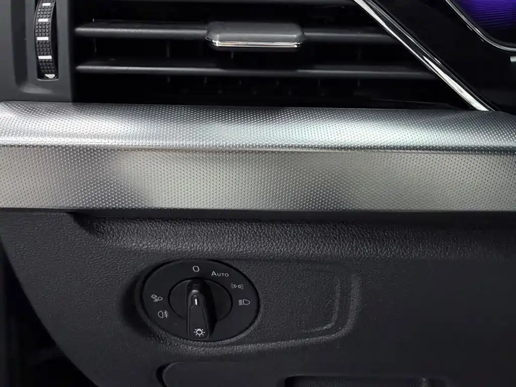 Volkswagen Passat 2023 — фото 10