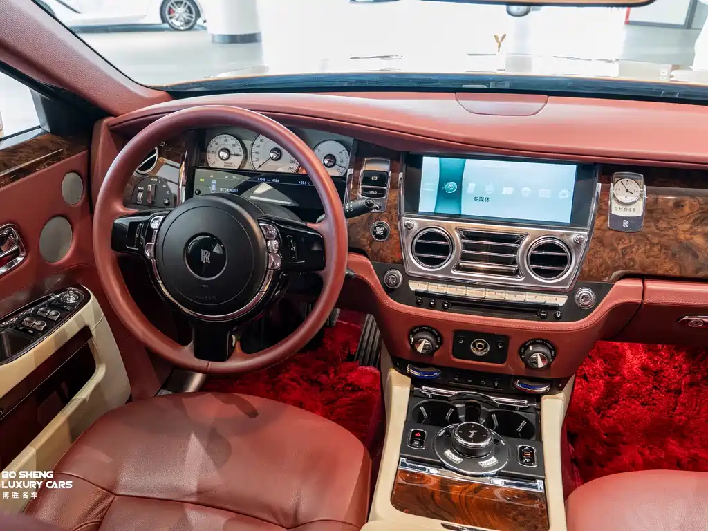Rolls-Royce Ghost 2013 — фото 15