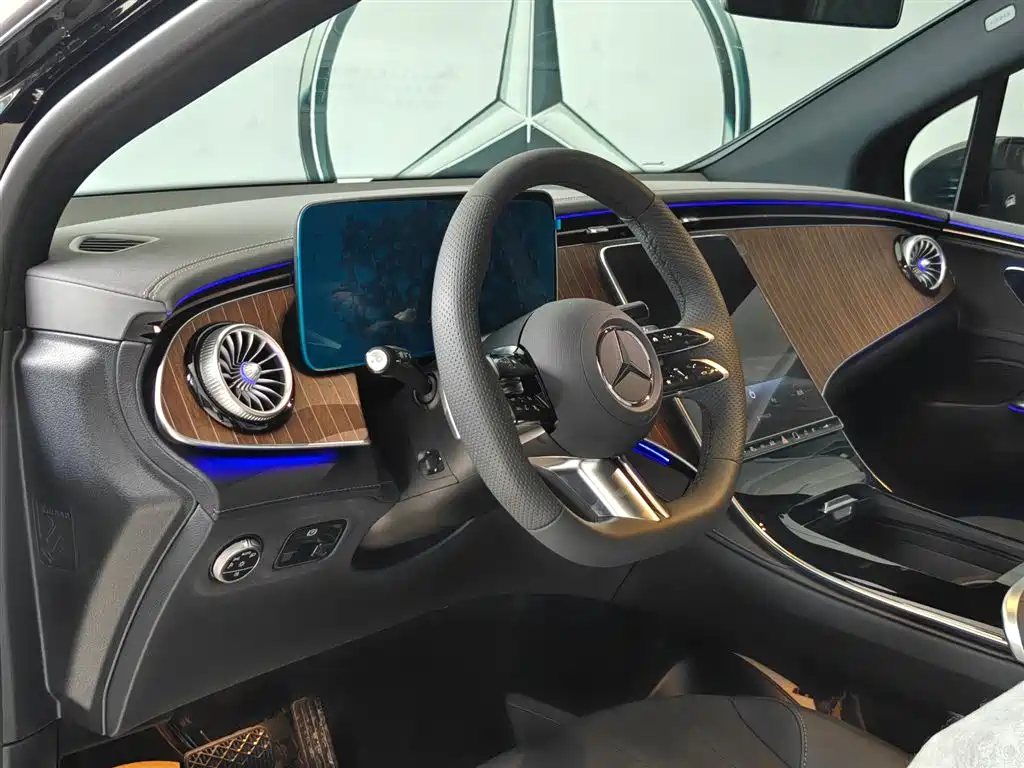 Mercedes-Benz EQE SUV 2026
