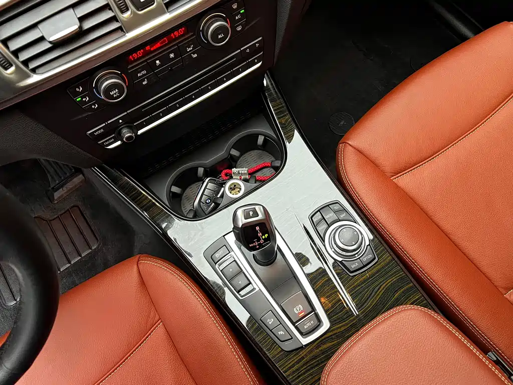 BMW X3 2012 — фото 15