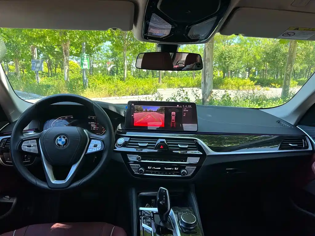 BMW 5 Series 2023