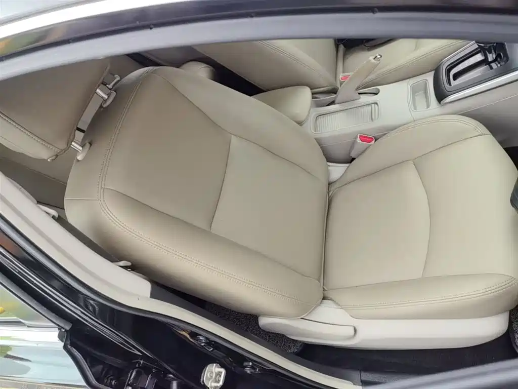 Nissan Sylphy 2017 — фото 25
