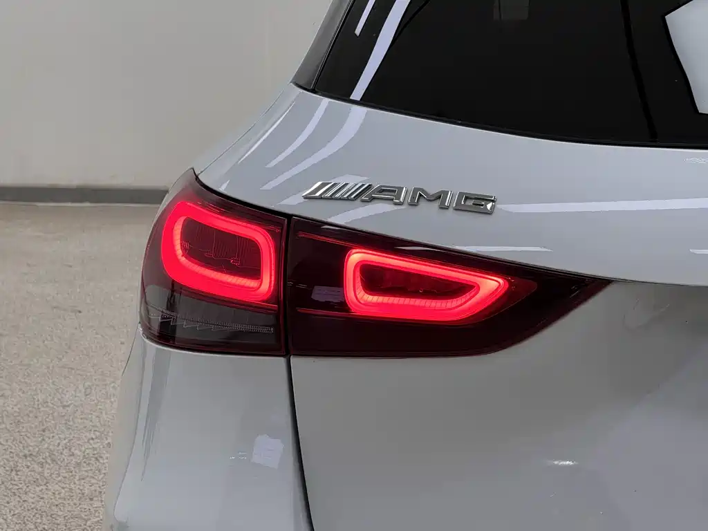 Mercedes-Benz GLA AMG 2021 — фото 12