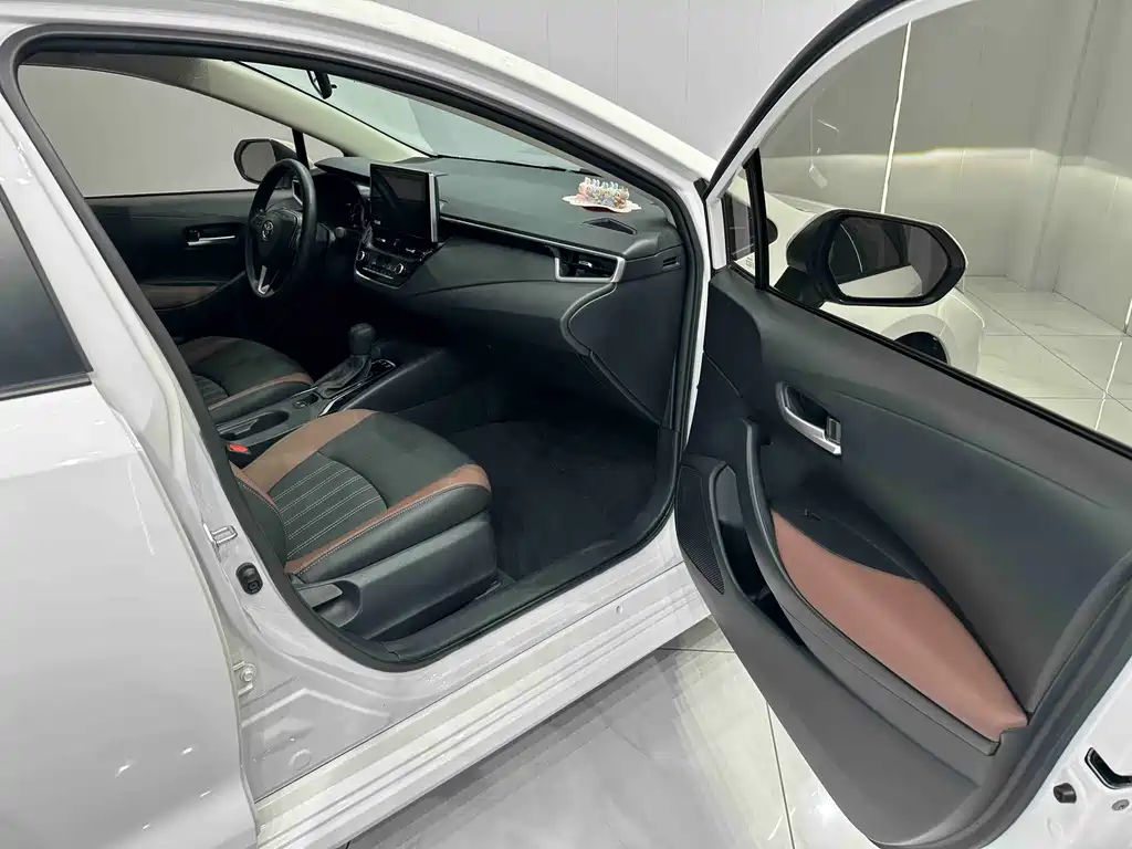 Toyota Corolla 2023 — фото 18