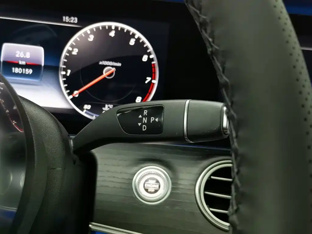 Mercedes-Benz E-Class 2020 — фото 13