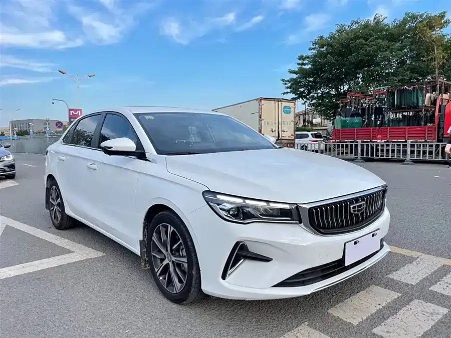Geely Emgrand 2023