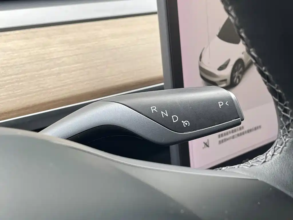 Tesla Model Y 2021 — фото 23