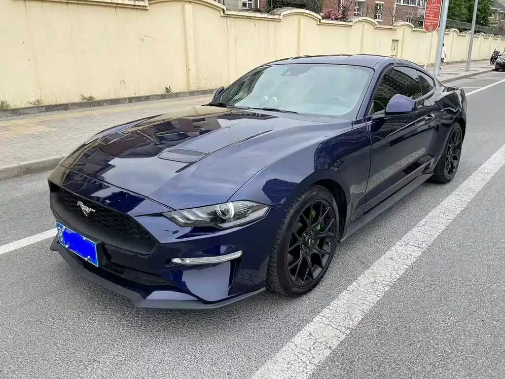 Ford Mustang 2021 — фото 1