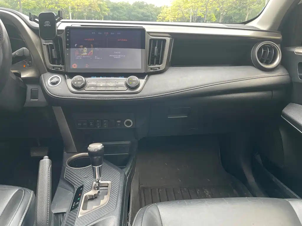 Toyota RAV4 2014 — фото 16