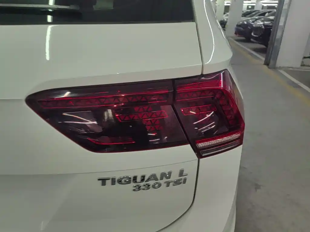Volkswagen Tiguan L 2017 — фото 8