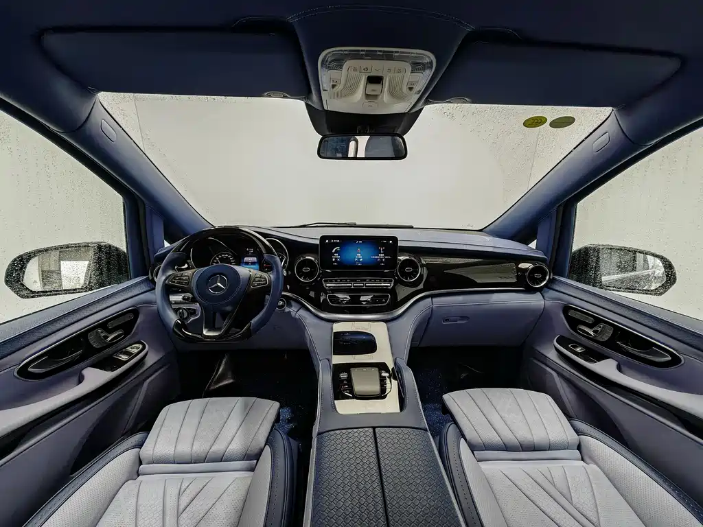 Mercedes-Benz V-Class 2026 — фото 10