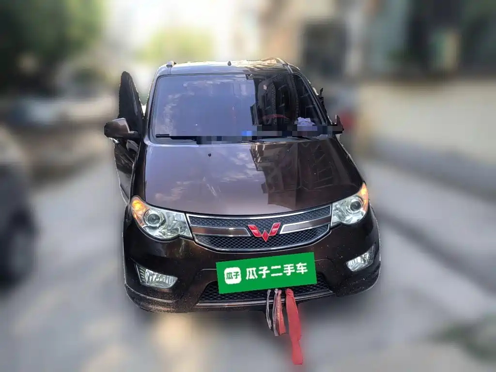 Wuling Hongguang 2018 — фото 24