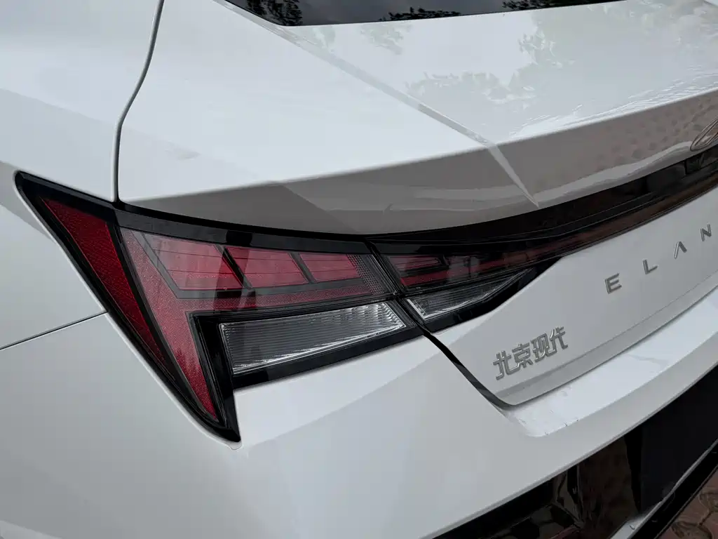 Hyundai Elantra 2023
