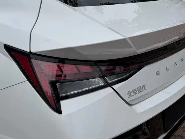 Hyundai Elantra 2023
