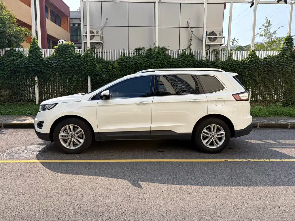 Ford Edge 2017 — фото 7