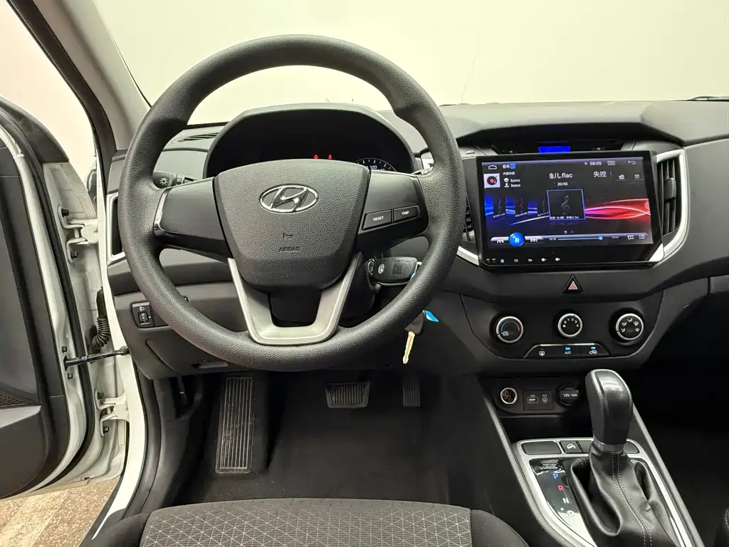 Hyundai ix25 2017 — фото 14