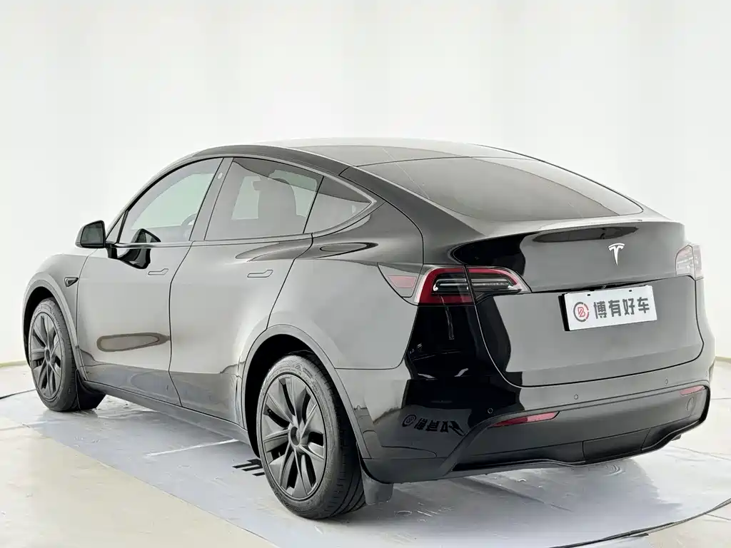 Tesla Model Y 2022 — фото 9