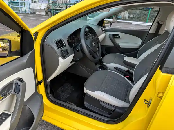 Volkswagen Polo 2015
