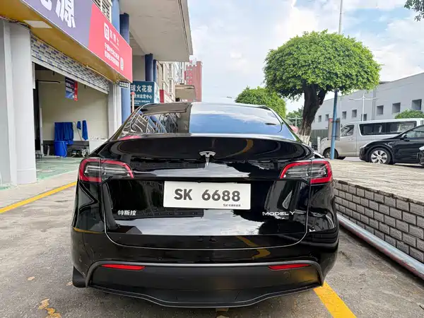 Tesla Model Y 2022