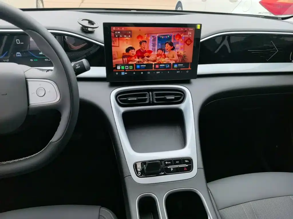 Geely Galaxy Starwish 2026 — фото 13