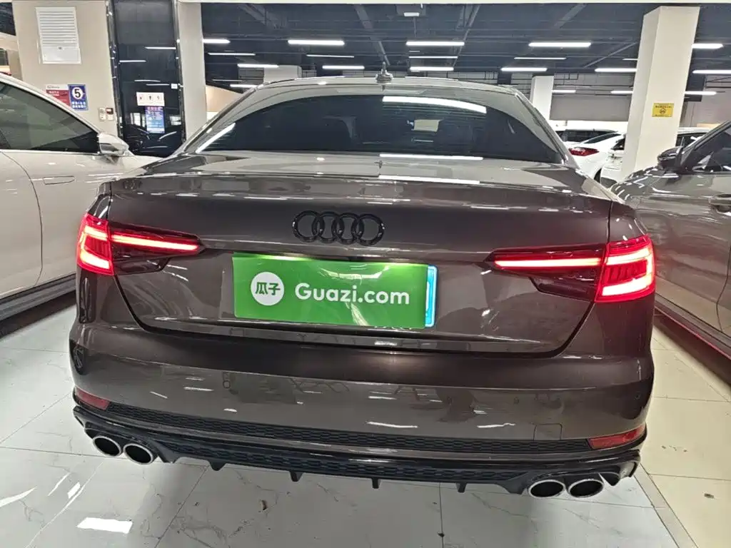 Audi A4L 2020
